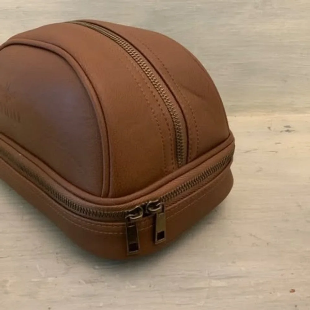 Vetelli Italian Designed Brown Faux Leather Toiletry Travel Pouch Bag GC